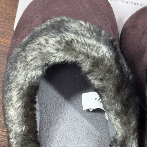 Isotoner Women's Slip on faux fur hard sole house slippers size Large 8.5-9 - Picture 4 of 8